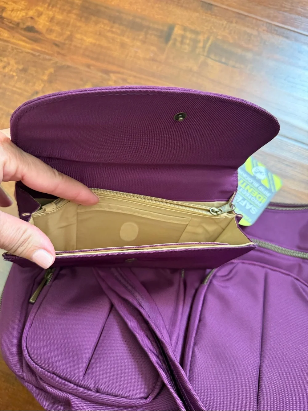 Travelon Stylish Crossbody shoulder Bag with wallet
